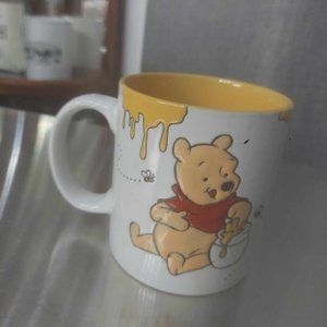 Winnie Eating Hunny Mug